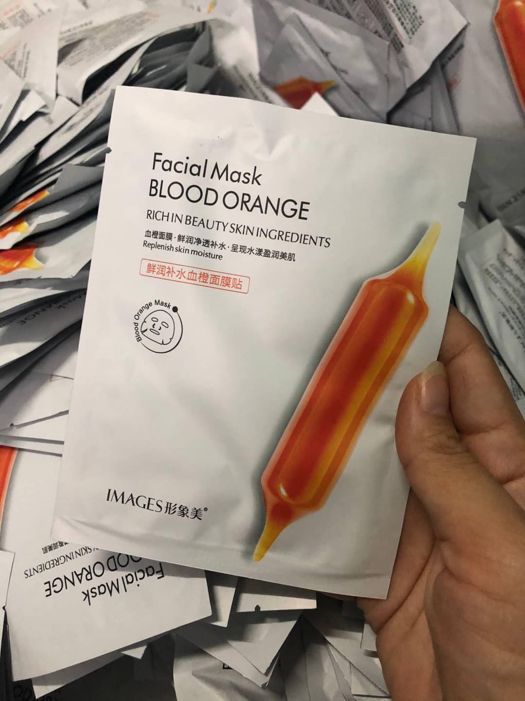 Fresh and moisturizing, blood orange mask